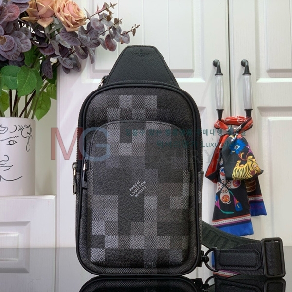 ̺   M14593-1