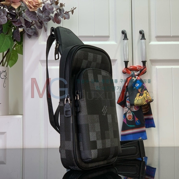 ̺   M14593-1