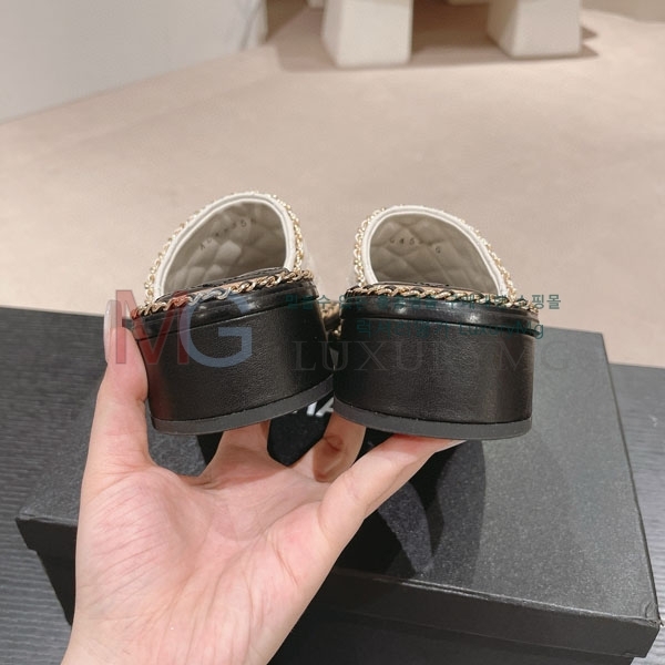 *  CD667702-1
