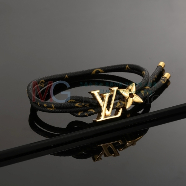 ̺  LV030183