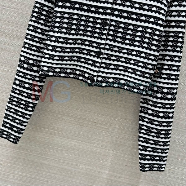  ̺  BL063744