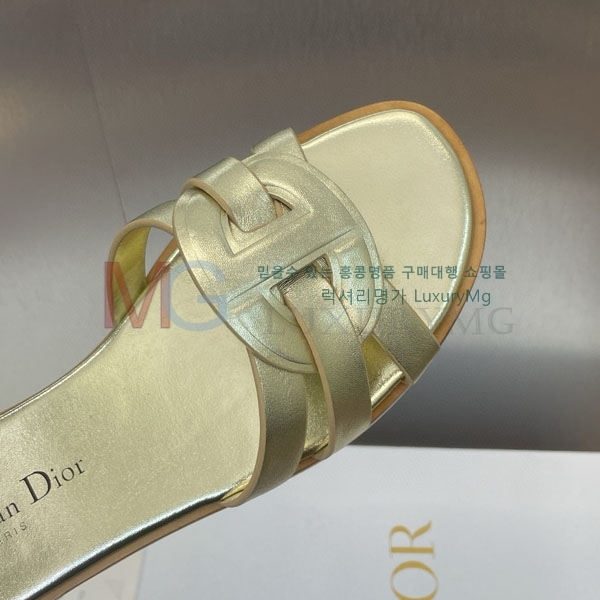    D1R6603-4