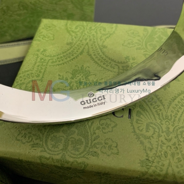   GG558986
