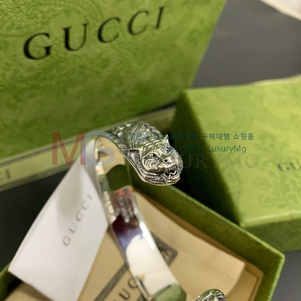   GG558986