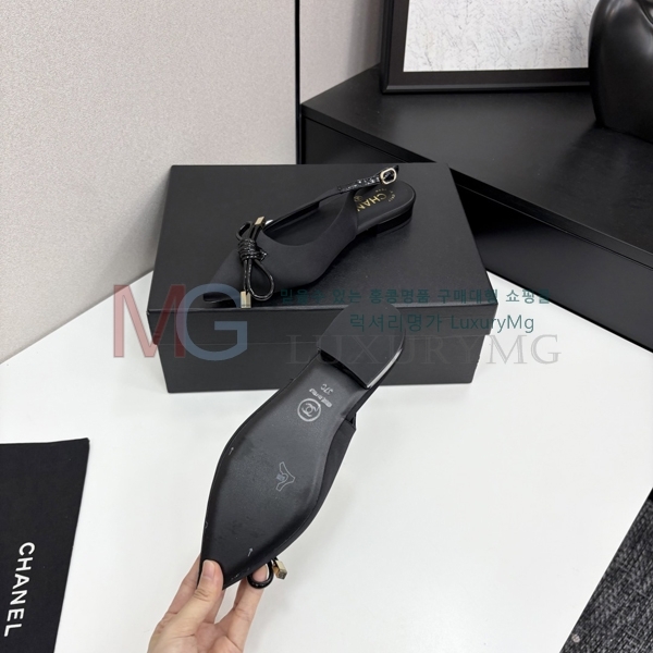 *  ÷  BB128924-1