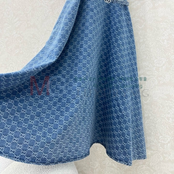   ǽ D2525376