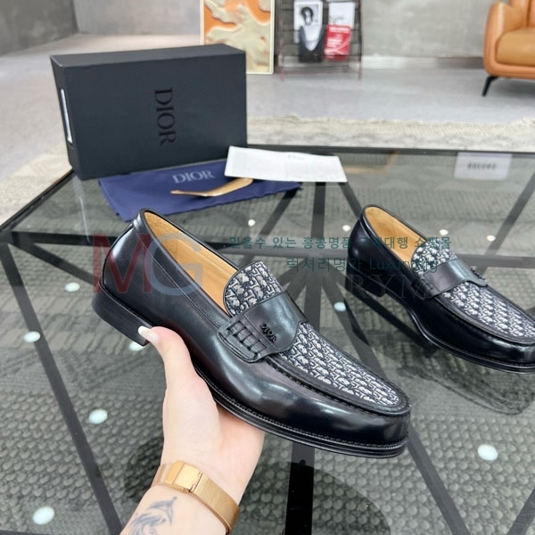    DR990622-1