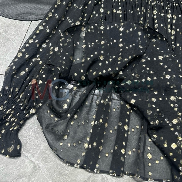  ζ  YS695242-1