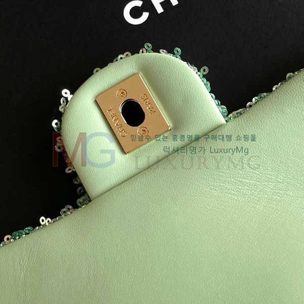 *  ÷ AS4561-4