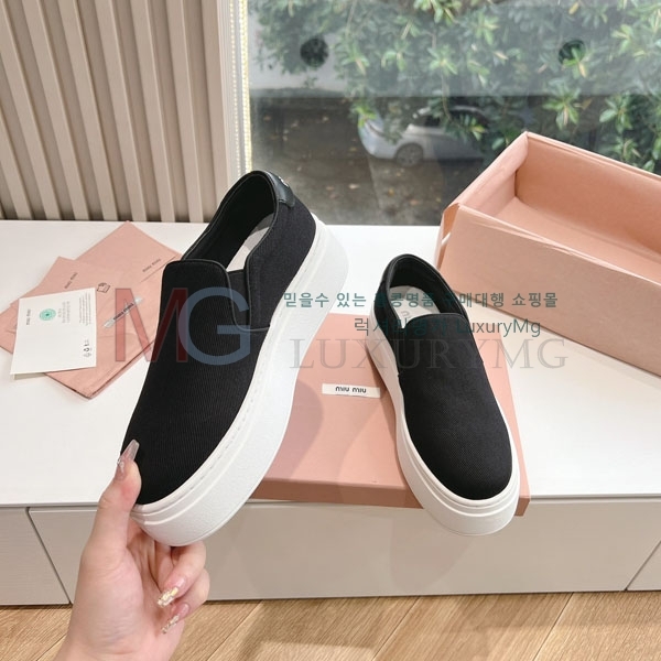  ̿̿  MIU688033-1