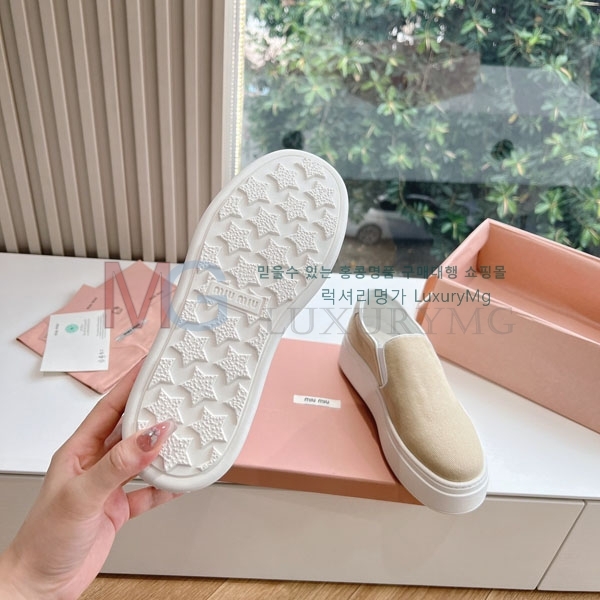  ̿̿  MIU688033