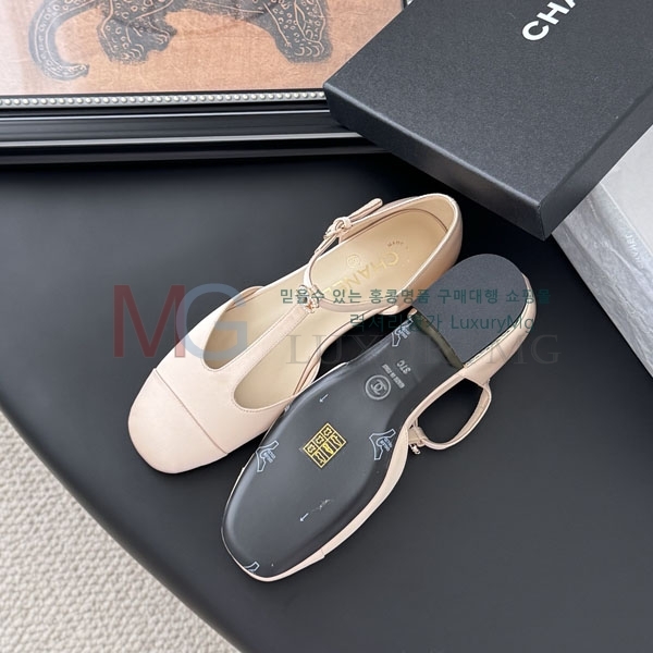  * ÷ CY997702