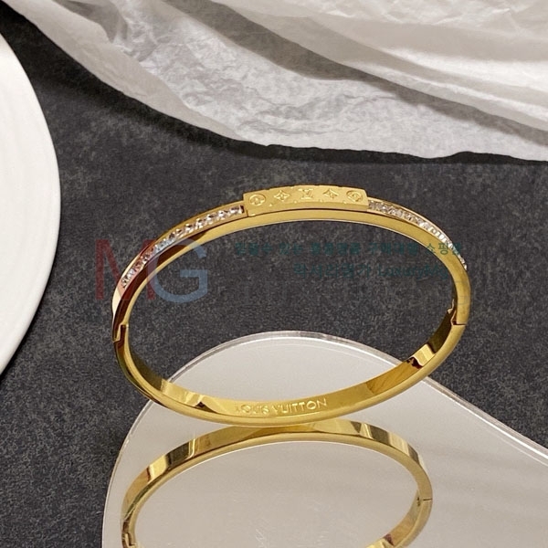 ̺  LV052584