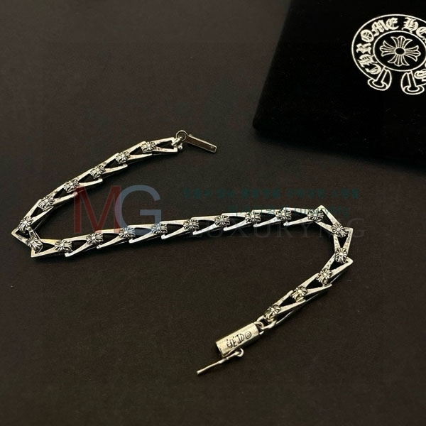 ũ   CH556785-8