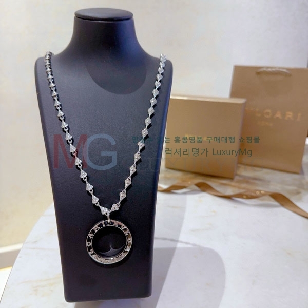  Ұ  B521386