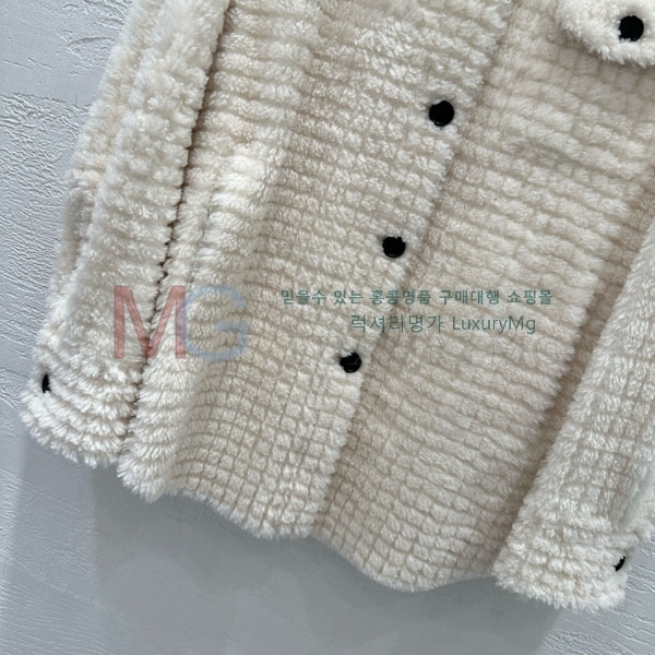  װŸ þ   BV36345622-4