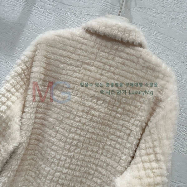  װŸ þ   BV36345622-4