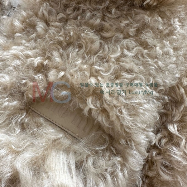  ̿̿ þ   MIU245645-2