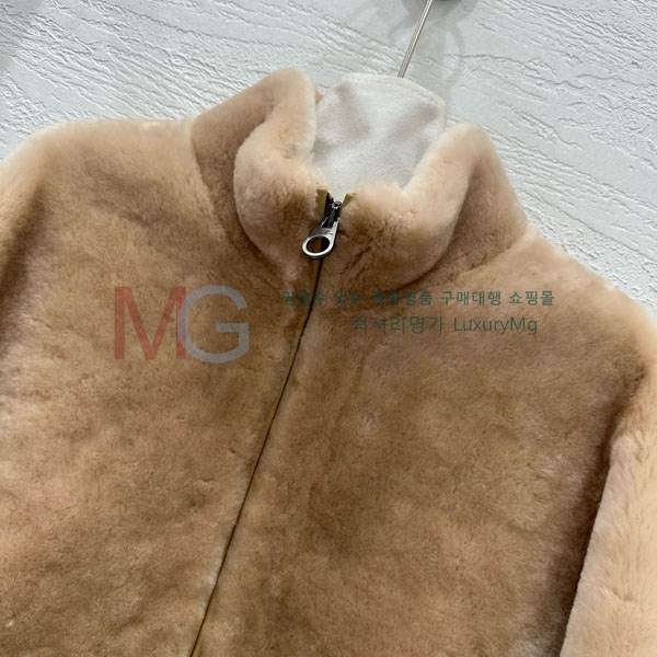  η** þ   LP2348806-7