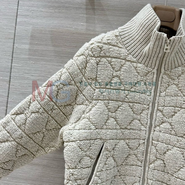   þ   DO6134054-12