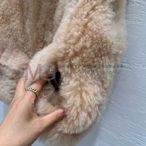  η** þ    LP23243033-2