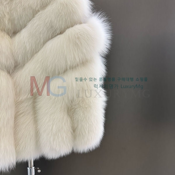   þ    DO8234077-4