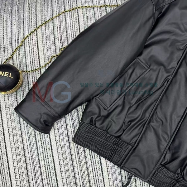  ũ Ʃ е  AU2346360-1