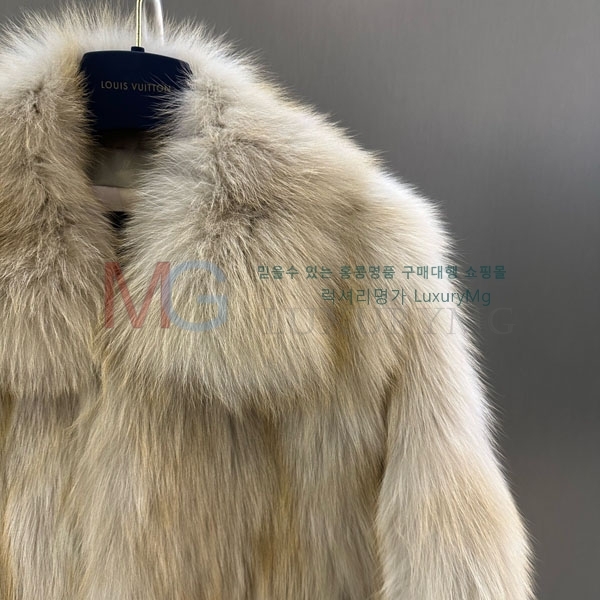   þ   FEND234008-7