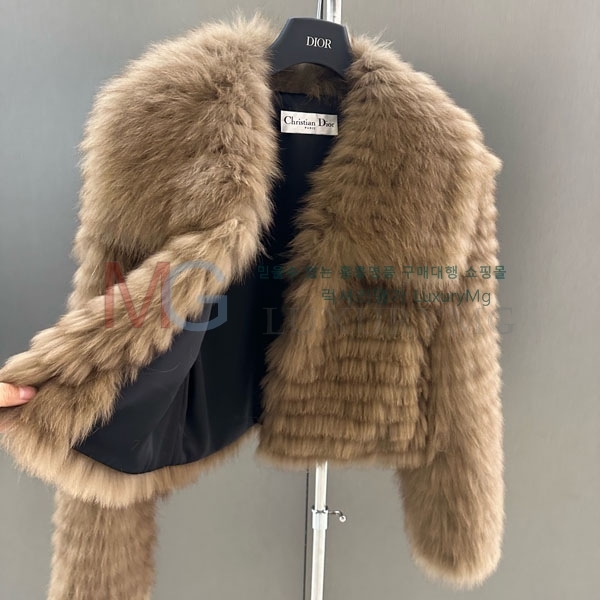   þ   DO8234077-12