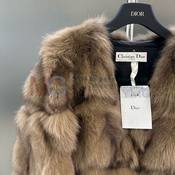   þ   DO8234077-18