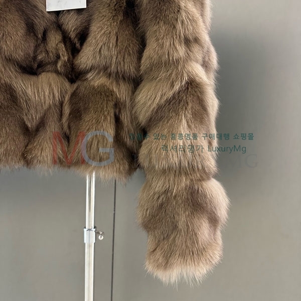   þ   DO8234077-18