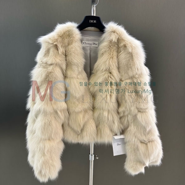   þ   DO8234077-19