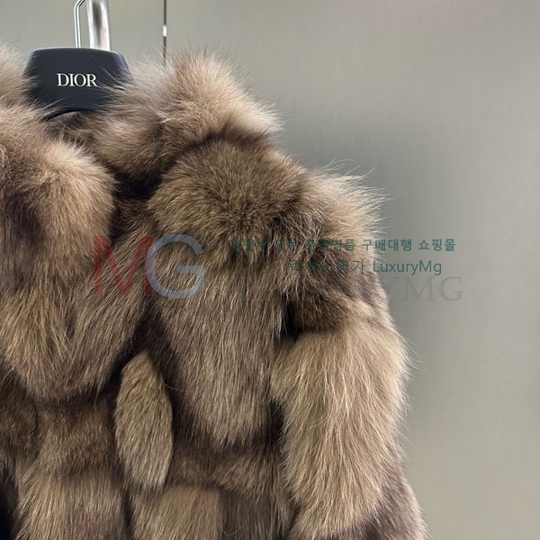   þ   DO8234077-23