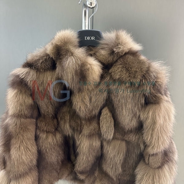   þ   DO8234077-23