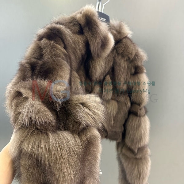   þ   DO8234077-23