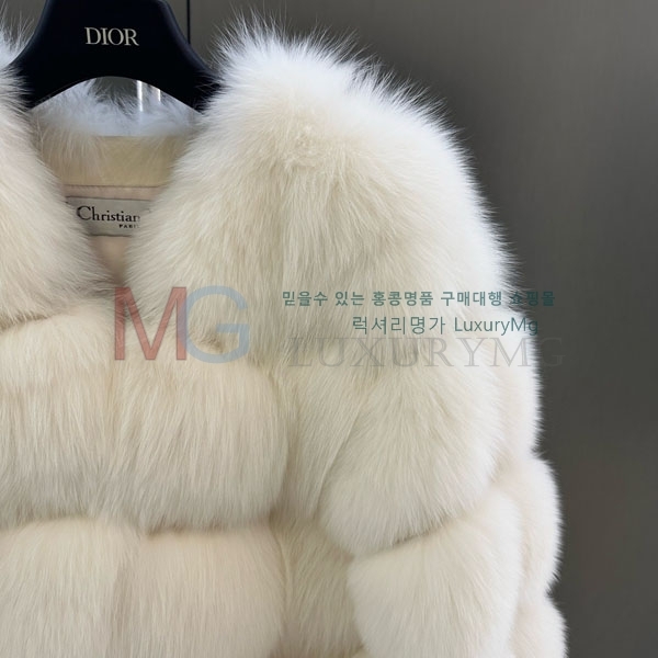   þ   DO8234077-28