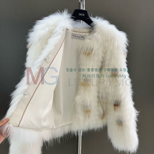   þ   DO8234077-31