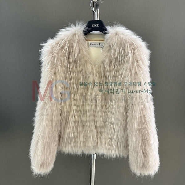   þ   DO8234077-33