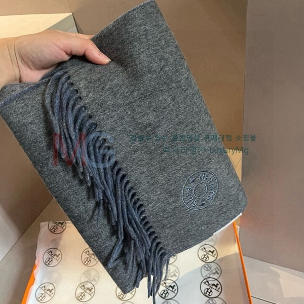 η** ÷/ī LP7168124-4