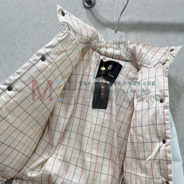  η** ٿ е LP2923022-2