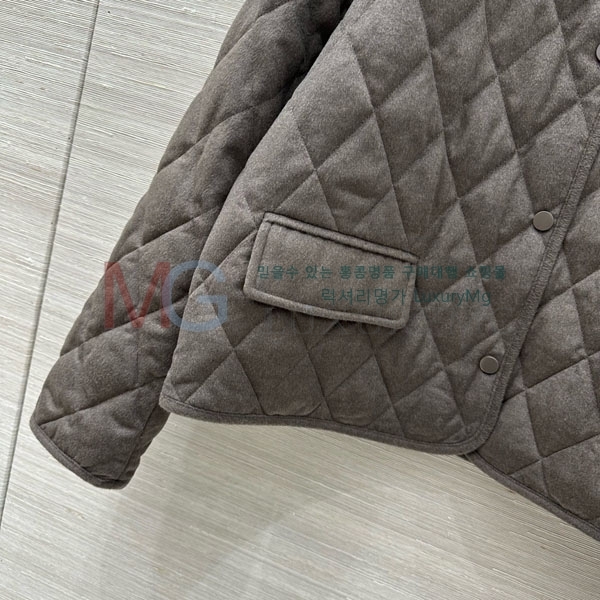  η** ٿ е LP2923022-3