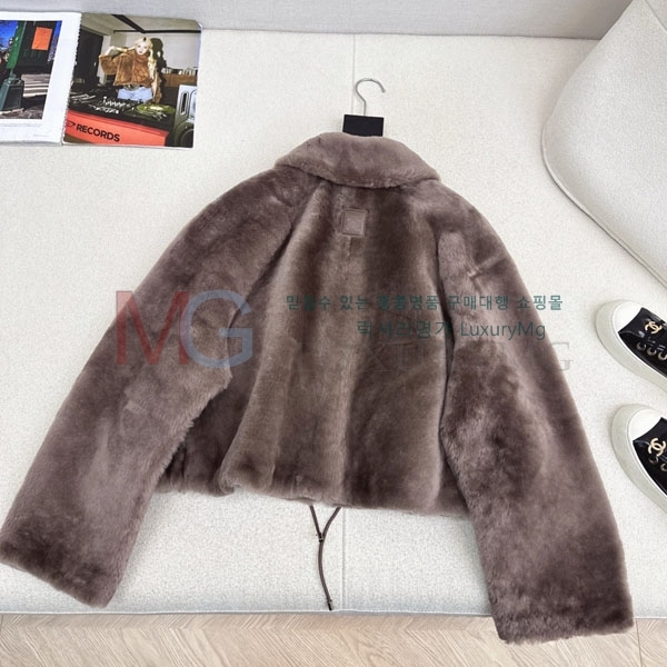  ο þ   LOW23023-2