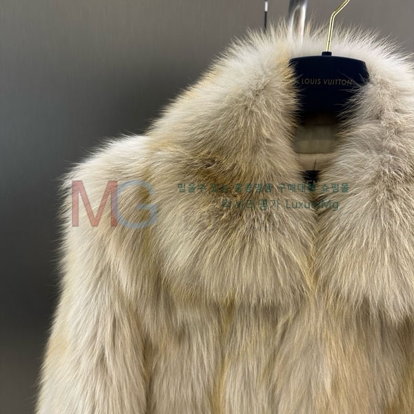   þ   FEND223424-1