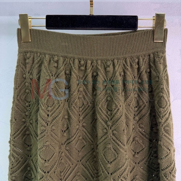  η** ĿƮ LP234052-1