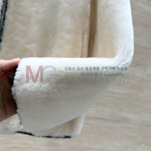  η** þ   LP23345054-31