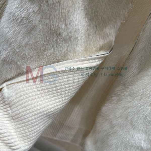  η** þ   LP23345054-11