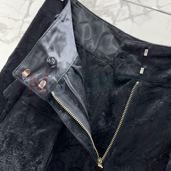  ũ Ʃ  AU232340238-1