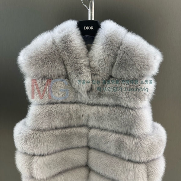   þ    DO8282306-8