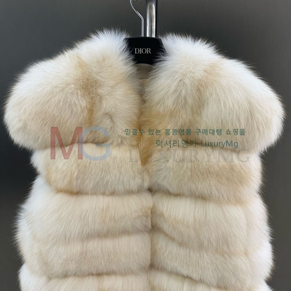   þ    DO8282306-11