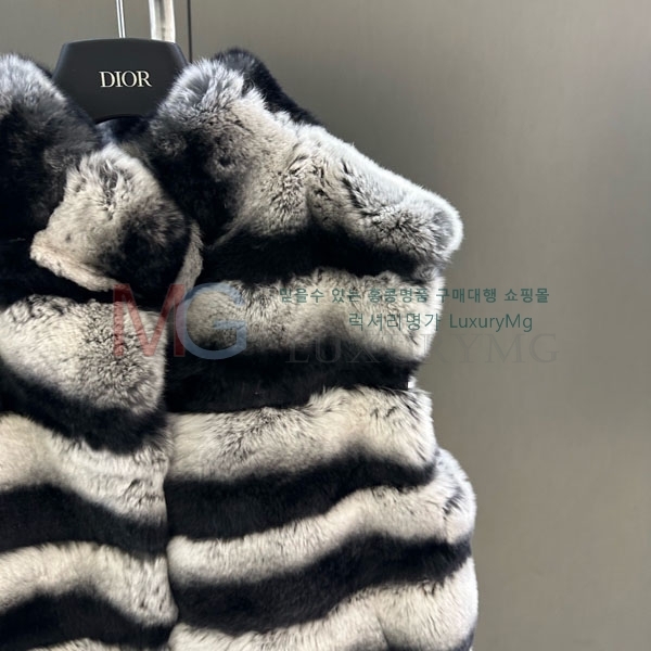   þ    DO8282306-12